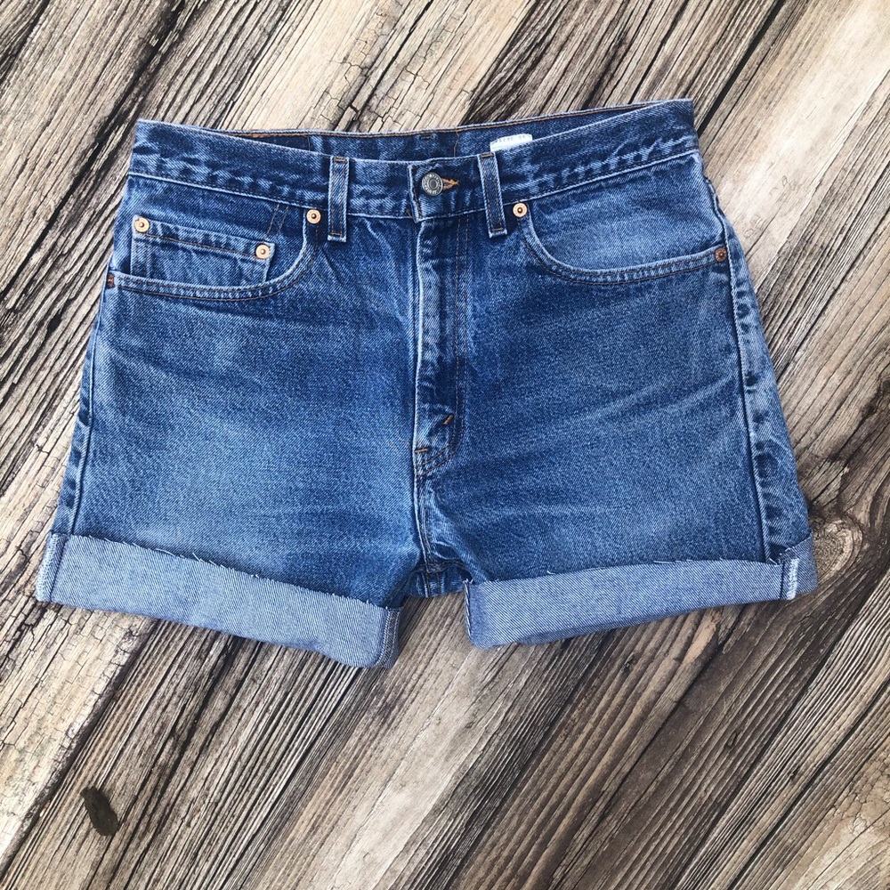 Vintage High Waist Levi’s 505 Shorts Raw Hem 8